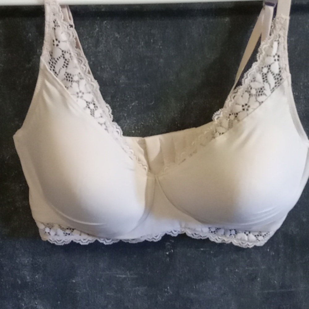 Bra never worn